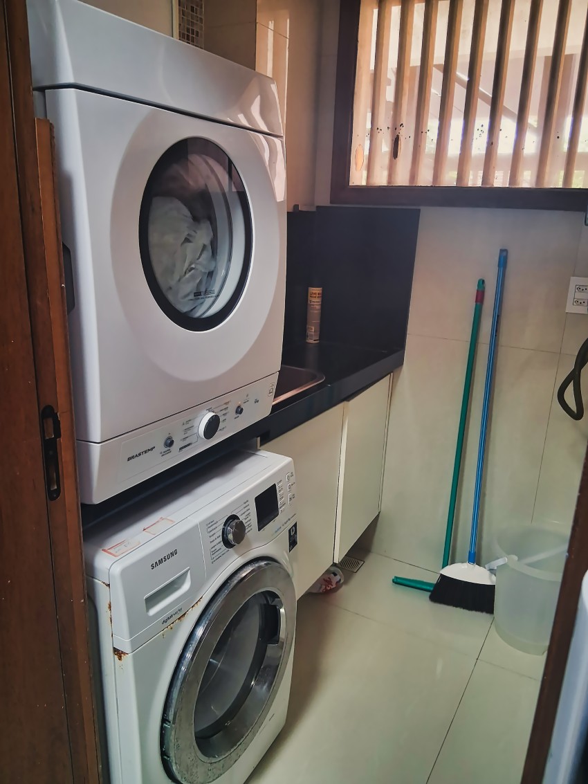 Lavanderia completa do apartamento